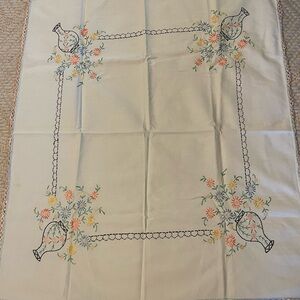 Embroidered  Vintage Floral Tablecloth and napkins